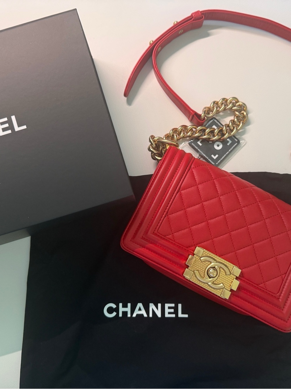 AUTHENTIC PRISTINE CHANEL Quilted Leather Boy Bag + box, dust bag, COA